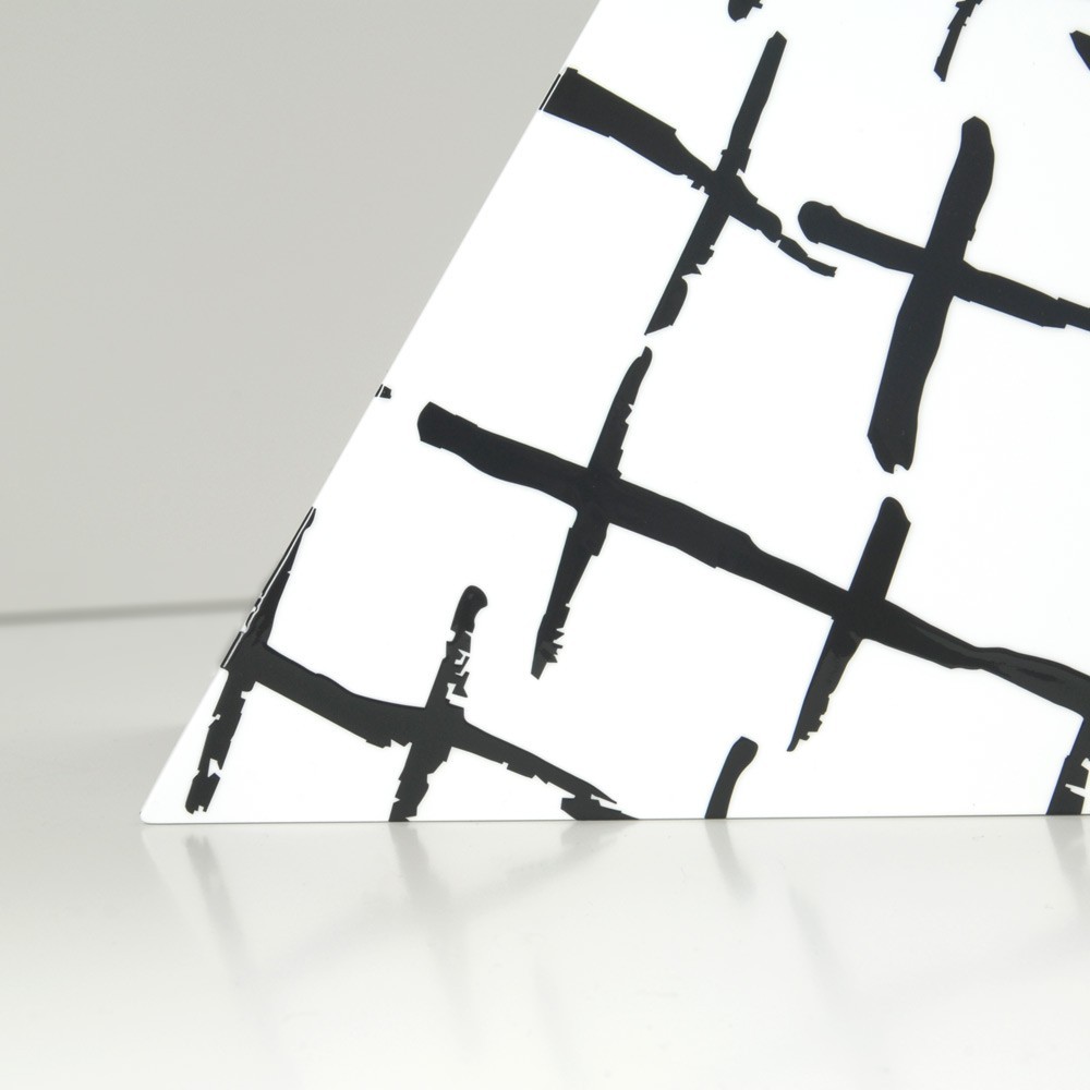 Urna-funeraria-de-hierro-THERE-IS-A-LIGHT