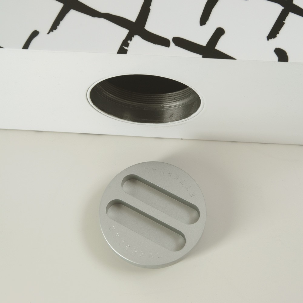 Urna-funeraria-de-hierro-THERE-IS-A-LIGHT