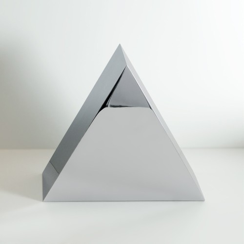 Urna-funeraria-de-acero-inoxidable-MIRROR-TRIANGLE