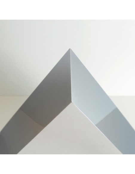 Urna-funeraria-de-hierro-THERE-IS-A-LIGHT