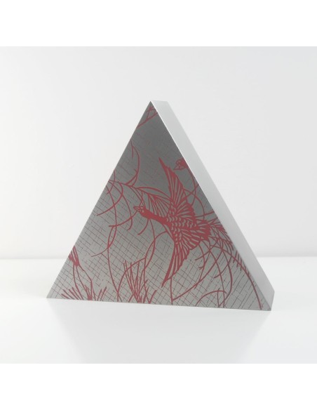 Urna-funeraria-de-hierro-THERE-IS-A-LIGHT