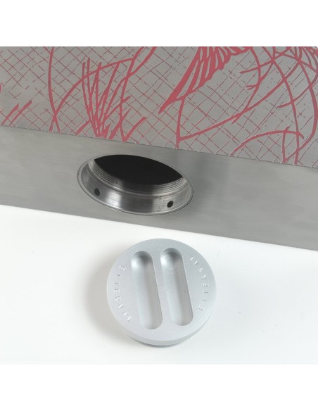 Urna-funeraria-de-hierro-THERE-IS-A-LIGHT