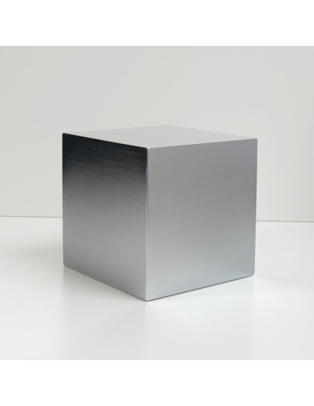 Urna-funeraria-de-hierro-THERE-IS-A-LIGHT