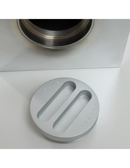 Urna-funeraria-de-hierro-THERE-IS-A-LIGHT