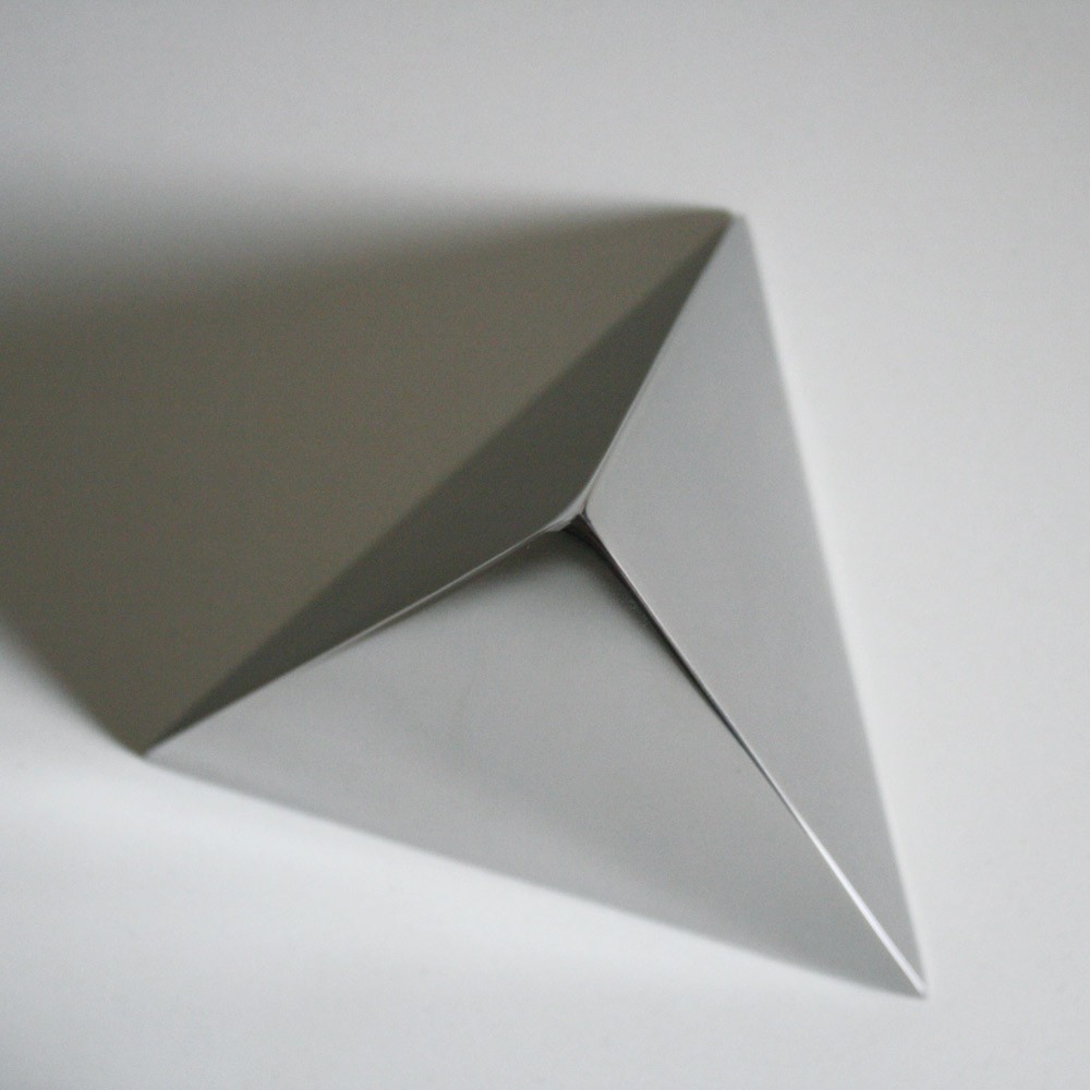 Urna-funeraria-de-acero-inoxidable-TREE-ROOT