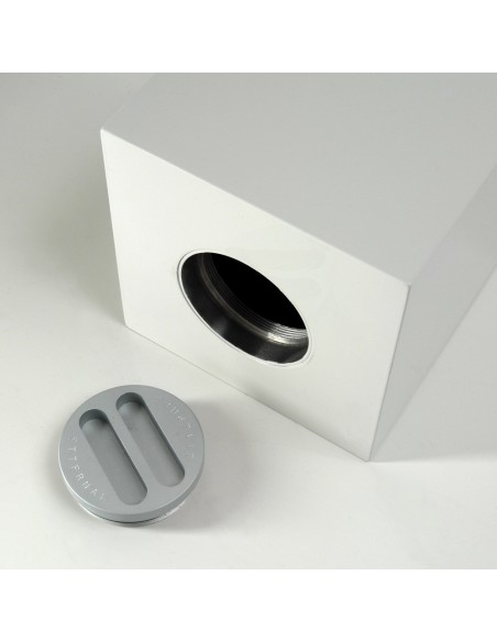 Urna-funeraria-de-hierro-THERE-IS-A-LIGHT