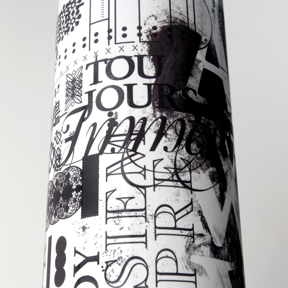 Urna-funeraria-de-hierro-THERE-IS-A-LIGHT