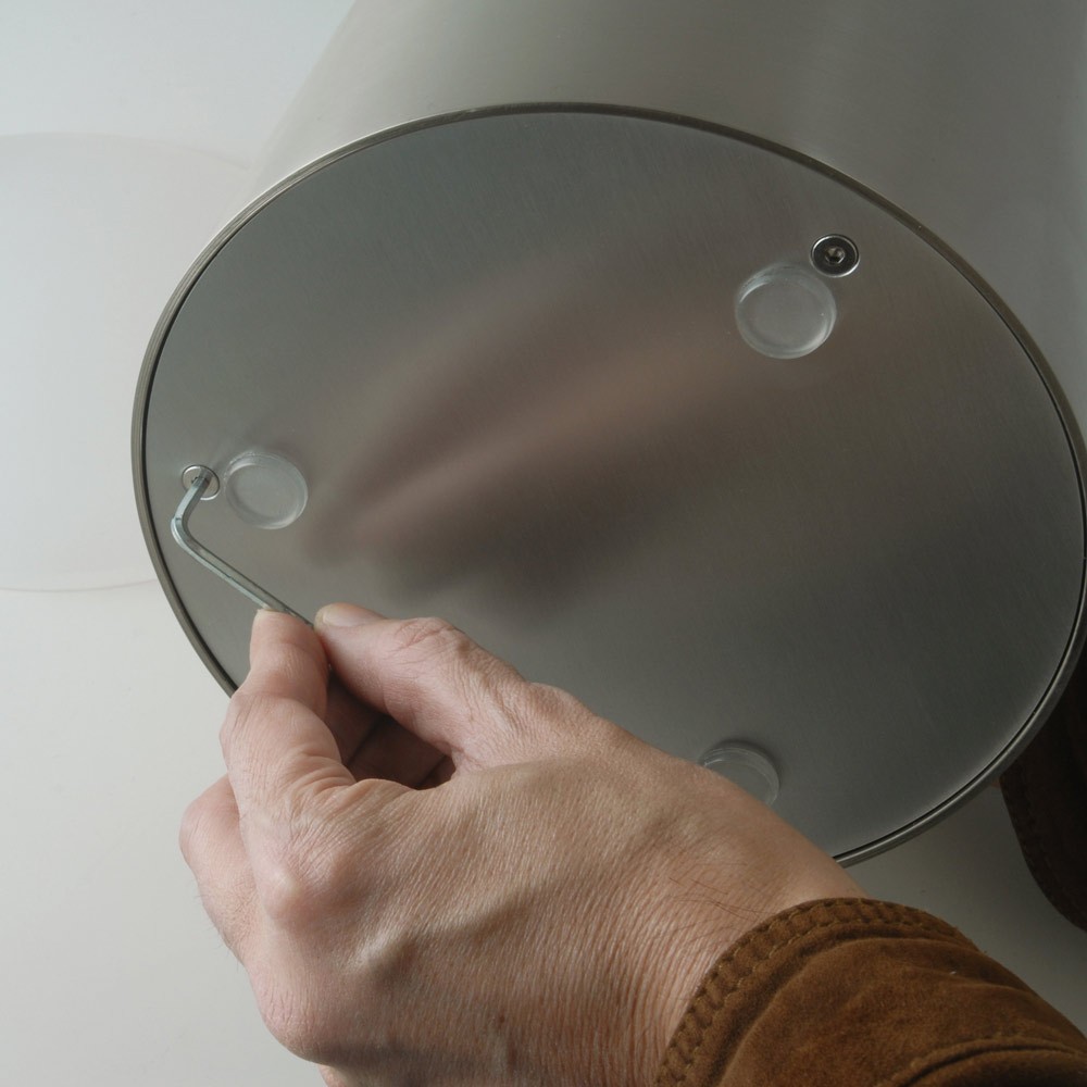 Urna-funeraria-de-hierro-THERE-IS-A-LIGHT