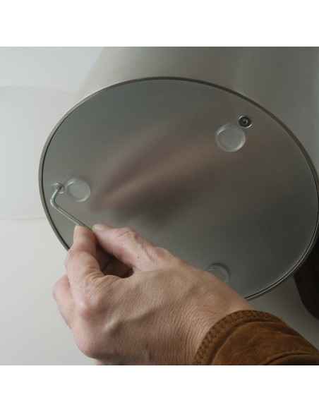 Urna-funeraria-de-hierro-THERE-IS-A-LIGHT