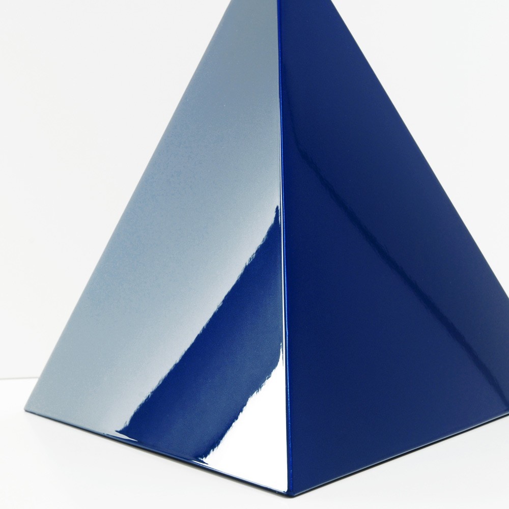 Urna-funeraria-de-hierro-THERE-IS-A-LIGHT