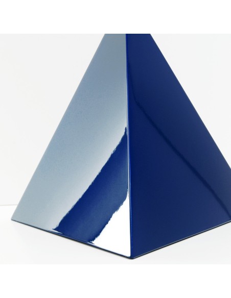 Urna-funeraria-de-hierro-THERE-IS-A-LIGHT