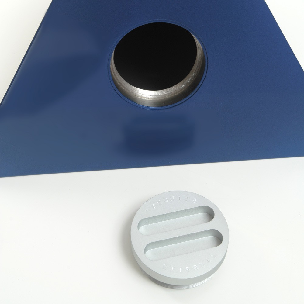 Urna-funeraria-de-hierro-THERE-IS-A-LIGHT