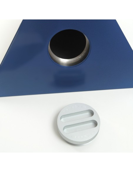 Urna-funeraria-de-hierro-THERE-IS-A-LIGHT