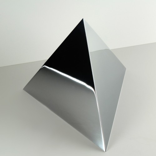 Urna-funeraria-de-acero-inoxidable-MIRROR-PYRAMID 2