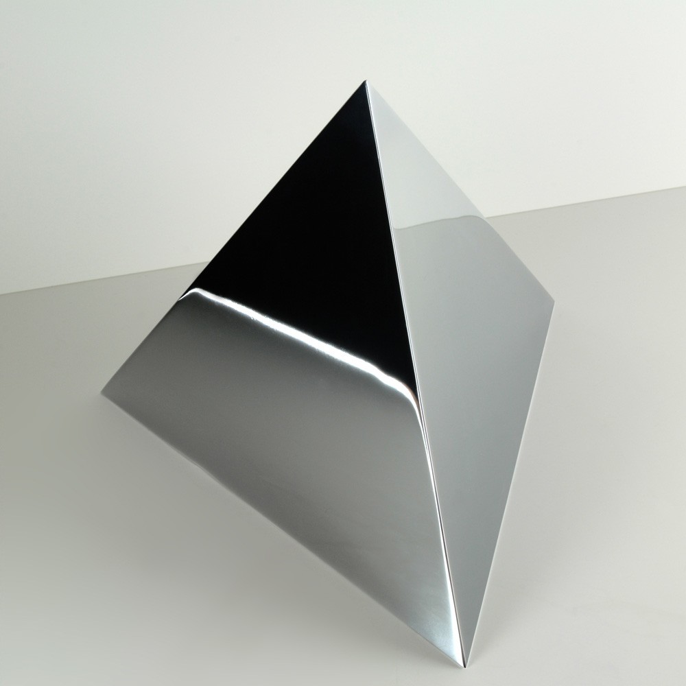 Urna-funeraria-de-acero-inoxidable-MIRROR-PYRAMID-2