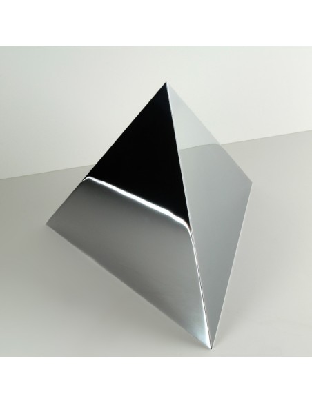 Urna-funeraria-de-acero-inoxidable-MIRROR-PYRAMID-2