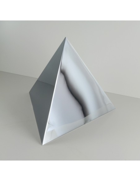 Urna-funeraria-de-acero-inoxidable-MIRROR-PYRAMID-3